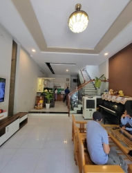 Nhà 2 tầng 2 mê mặt tiền Hòa Minh, gần biển Nguyễn Tất Thành tại Quảng Nam
