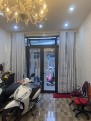 BÁN NHÀ 2 TẦNG FULL NỘI THẤT MỚI KIỆT Ô TÔ 3,5M 2 THÁNG 9 CÁCH ĐƯỜNG CHỈ 45M tại Quảng Nam