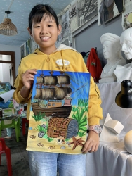 Học viên Trân hoàn thiện bài mới ở lớp vẽ ORI Điện Minh tại Quảng Nam