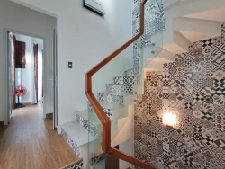 NHÀ ĐẸP 3 mặt kiệt, 3 tầng full nội thất, kiệt ô tô 5m thông thoáng tại Quảng Nam