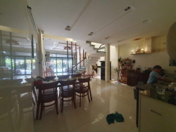 GIA ĐÌNH ĐI ĐỊNH CƯ CHỦ THIỆN CHÍ BÁN NHÀ MẶT TIỀN KINH DOANH NGUYỄN PHƯỚC NGUYÊN GẦN ĐIỆN BIÊN PHỦ QUẬN THANH KHÊ tại Quảng Nam