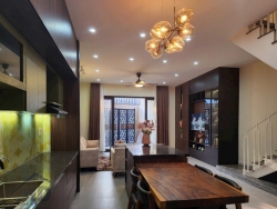 Nhà 3 tầng gần chợ Hoà Khánh, để lại nội thất tại Quảng Nam