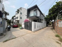 Đất Cẩm Châu hướng Đông Nam gần Trần Nhân Tông đường thông 2 ôtô đậu thoải mái tại Quảng Nam