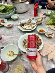 Bja BEDWEISER chỉ: 399,000 /thùng, 330ml- 24lon ( ko kèm hàng km của cty) Bja Budweise nhà e còn ít tại Quảng Nam