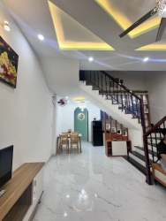 Bán nhà 2 tầng kiên cố, mới, có phòng ngủ dưới tại Quảng Nam