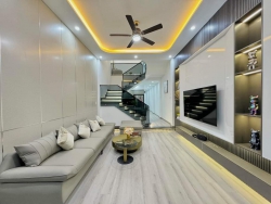 Bán nhà 3 tầng trung tâm thành phố kiệt ô tô 4m Cù Chính Lan tại Quảng Nam