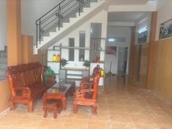 NHÀ 2 MÊ ĐƯỜNG 4m - Hướng Tây Nam- Diện tích 100m2 Ngang 6m2 nở hậu 6m7- Nhà xây dựng 2 tầng 2 tại Quảng Nam
