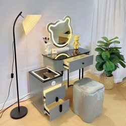 Bàn Phấn Nhập Khẩu Chất Cốt Đặc Với Gương LED và Công Nghệ Tiện Lợi tại Quảng Nam
