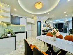 CẦN BÁN GẤP NHÀ 2 TẦNG, 2 MẶT TIỀN LÊ ĐẠI HÀNH - Đà Nẵng tại Quảng Nam