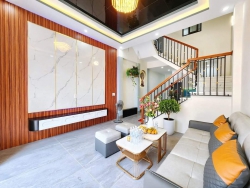 Bán nhà 3 tầng 3 mê kiệt ô tô 5m Tôn Đản tại Quảng Nam