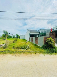 Bán nhanh lô đất 143m2 đất ở hoàn toàn giá chỉ 550 triệu ngay nằm ngay trục chính Ủy Ban đi vào tại Quảng Nam