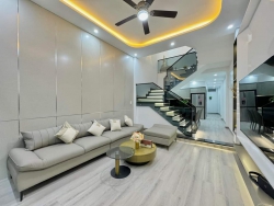 Bán nhà 3 tầng trung tâm thành phố kiệt ô tô 4m Cù Chính Lan tại Quảng Nam