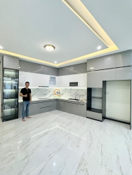 Tủ Bếp Nhựa - Acrylic Nón Thâ̂t Tần Cuối tại Quảng Nam