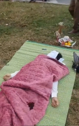 Tiếng khóc, tiếng kêu cứu của cô hàng xóm buổi sớm mai: mong các cô cứu giúp gia đình tại Quảng Nam