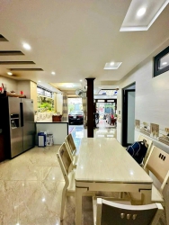 Biệt Thự 3 Tầng 140m2 - Ngang 8m - Lô Góc - Full Nội Thất - Gara Ô Tô - Trung Tâm Thanh Khê - Đà Nẵng. Nhỉnh 5 Tỷ. Giá Tốt Nhà Đẹp tại Quảng Nam