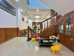 Chủ cần bán nhà 2 lầu mặt đường Nguyễn Chu Sĩ Quận Liên Chiểu, Diện tích 100m2, giá 3,300,000 tại Quảng Nam
