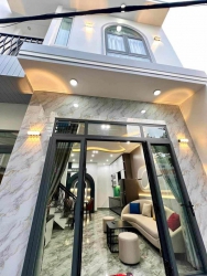 Cần bán nhà 2 tầng, đầy đủ nội thất tại Quảng Nam