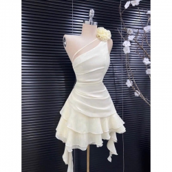 Cho thuê váy dự tiệc đẹp Her - Makeup & Clothing tại Quảng Nam