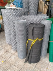 Trụ bê tông 1m5 và 2m có móc căng lưới, Bút bê tông từ 1-2 mét, Lưới b40 và thép gai để rào vườn, trang trại tại Quảng Nam