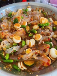 Goi Ca Trich Nam O Goi Sua Ngam Mam Nhi An Kem Va Rau Rung La Mieng An Ko Bi Tanh Va Ko He Ngan tại Quảng Nam