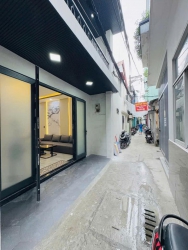 NHÀ ĐẸP ĐÓN TẾT 2 tầng nội thất full kiệt 2m5 tại Quảng Nam