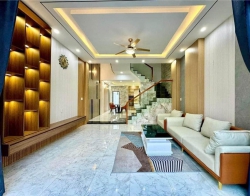 NHÀ 3 tầng 3 mê Mặt Tiền Hòa Xuân mới đẹp full nội thất, gần sân vận động Hòa Xuân, nhà gần UBND Hòa Xuân tại Quảng Nam