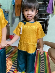 Khách nhí nhà e diện đồ bà ba áo dài e có cả nha mấy chị tại Quảng Nam