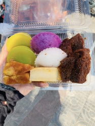 E còn 2 ổ bò nốt, 5 mix y hình, 1 hộp da lợn, 1 hộp khoai mì nướng Có kèm nước cốt dừa ạ En cho ới tại Quảng Nam