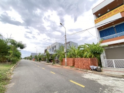 Cần Bán Nhà Phan Dư, Hướng Tây, 100m2, Đối Diện Trường Học tại Quảng Nam