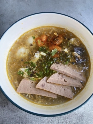 E còn ít cơm với bột báng, mọi người ủng hộ cho mẹ đi ạ tại Quảng Nam