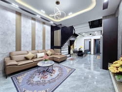 Siêu phẩm 3 tầng mặt tiền Hoà Minh 14 ngay Cổng Trường Lương Thế Vinh song song Kinh Dương Vương tại Quảng Nam