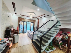 Nhà 2 tầng quá đẹp kiệt Lê Trọng Tấn, Hoà Phát Có chỗ đậu ô tô đi bộ vào chỉ vài bước chân Nhà công tại Quảng Nam