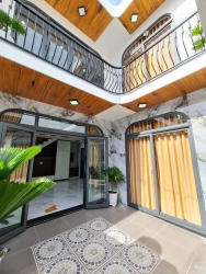 Bán căn nhà ViLa Mini tại kiệt Tôn Đản - Hoà An - Full Nội Thất - Nhà Mới 100% Thiết Kế Theo Phong Cách Hiện Đại - 3 phòng ngủ - 2 toilet - sân để xe rộng tại Quảng Nam