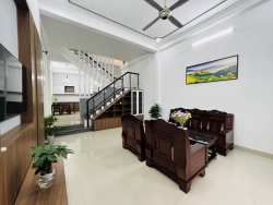 Nhà kiên cố mới để lại nội thất giá chỉ 2.x tỉ tại Quảng Nam