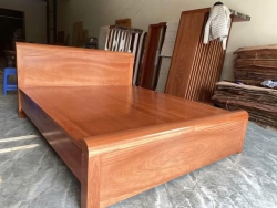 Giường đẹp xịn hàng sẵn khách chốt e ship nha tại Quảng Nam