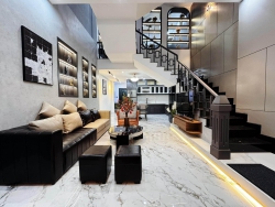 n nhà mặt tiền 3 tầng Hoà Minh gần biển tại Quảng Nam