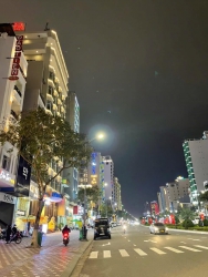 Căn nhà lô góc 2 tầng view công viên, gần biển Mỹ Khê, Đà Nẵng tại Quảng Nam