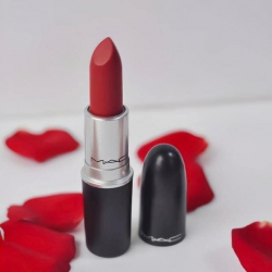 Màu son rực rỡ và lôi cuốn của thương hiệu X tại Quảng Nam