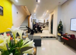 Bán nhà 2 tầng góc 2 mặt kiệt Hà Huy Tập, chỉ 20m đường, có bãi đỗ ô tô sát nhà tại Quảng Nam