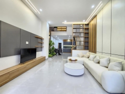 Bán nhà siêu phẩm mặt tiền đường Phan Thị Nễ - Hòa Minh cách biển 500m tại Quảng Nam
