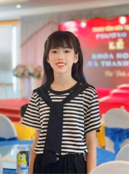 Nữ Sinh Viết Thư Xin Học Bổng Cho Bạn tại Quảng Nam