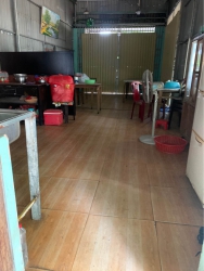 Chủ cần bán gấp lô đất 98m2 ngang 5.5 mặt đường Trường Chinh giá 2 tỷ 5. Sổ đang cầm tại ngân hàng 2 tỷ 1 cần hỗ trợ lấy sổ về. Tặng cái quán trên đất. tại Quảng Nam