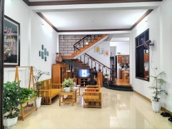 Xe Hơi Đụng Ở Tri Cao Khu Dân Cư Văn Minh. tại Quảng Nam