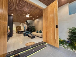 Siêu Phẩm 3 tầng Mặt Tiền Trần Quý Khoách - Hoà Minh cách biển chỉ 5 phút đi bộ tại Quảng Nam