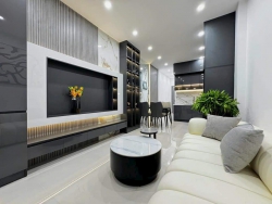 Thiết kế hiện đại tông màu sang trọng nhà 2 tầng Cao Thắng tại Quảng Nam