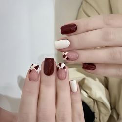 Các mẫu đều móng tay để khách hàng lựa chọn tại Quảng Nam