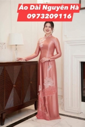 Mẫu áo dài được săn đón nhiều nhất tại nhà Áo Dài Nguyên Hà mấy ngày nay tại Quảng Nam