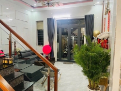 Anh chủ gửi bán nhà 2 tầng 2 mê kiệt ô tô Mê Suốt 110m2 xây dựng 130m 3 phòng ngủ có sân để ô tô trước xây dựng nội thất hết 3 tỷ h bán gấp chỉ 2 tỷ 530 tại Quảng Nam