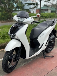 Hỗ trợ trả góp ngân hàng và tư nhân Sh 125 đời 2017 màu trắng đen như mới siêu đẹp tại Quảng Nam