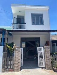 Chính chủ gởi hàng hiếm. Nhà tấm mặt tiền Phù Đổng Thiên Vương. Đường nhựa 5m, sát biển. Khu vila toàn tây không. Giá 2,150 tỷ tại Quảng Nam